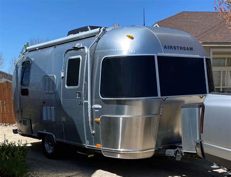 airstream bambi 19 <u> Sleeps 4, Full size bed in the back and couch folds out into a full size bed in the front</u>